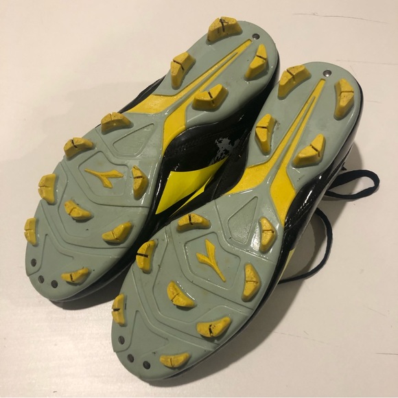 Diadora Soccer Shoes Mens size 8.5 Black, Yellow and Grey - Picture 7 of 8